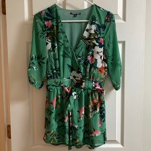 Gianni Bini green floral romper size xs